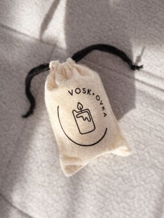 Když jsme přemýšleli nad balením VOSK•OVKY, nepřipadalo v úvahu, abychom se spokojili jen s bublinkovou fólií🙅🏽‍♀️ Proto v...