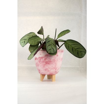 mramor růžový na nožkách