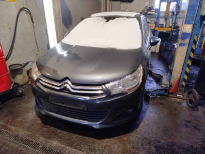 Citroen C4 1.6vti 88kw 5FS  šedá