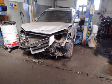 Hyundai Santa Fe 2.2crdi 110kw D4EB  stříbrná