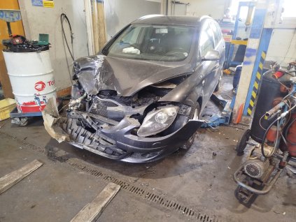 SEAT Altea 2.0TDI 103KW BMM  ČERNÁ