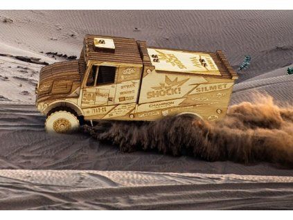 Dřevěná stavebnice Iveco "Karel" pro Dakar 2020 1:64