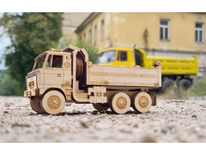 Tatra 815 S3 6x6 sklápěč 1:64