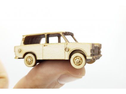 Dřevěná stavebnice Trabant 601 Combi Deluxe 1:64