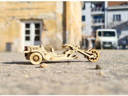 Dřevěná stavebnice Red Baron Trike 1:43