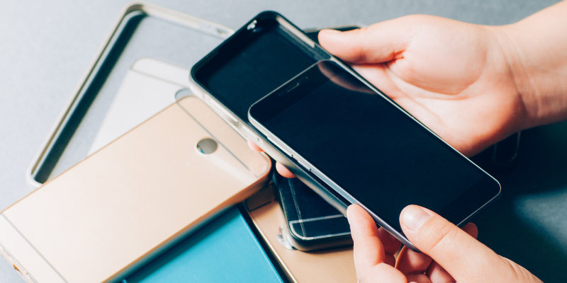 Rozdíly v materiálech pouzder na mobil