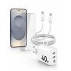 Tech accessory bundle na bílém pozadí
