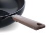 Wok pánev ECO-SMART SHAPE 28 cm, světlá rukojeť - GreenPan  Wok ECO-SMART SHAPE 28 cm, světlá - GreenPan