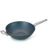 Wok Pánev Diamond Lite PRO s nerezovou rukojetí neindukční 34 cm - WOLL  Titanová pánev Wok 34 cm s nerezovou rukojetí Diamond Lite PRO neindukční - WOLL