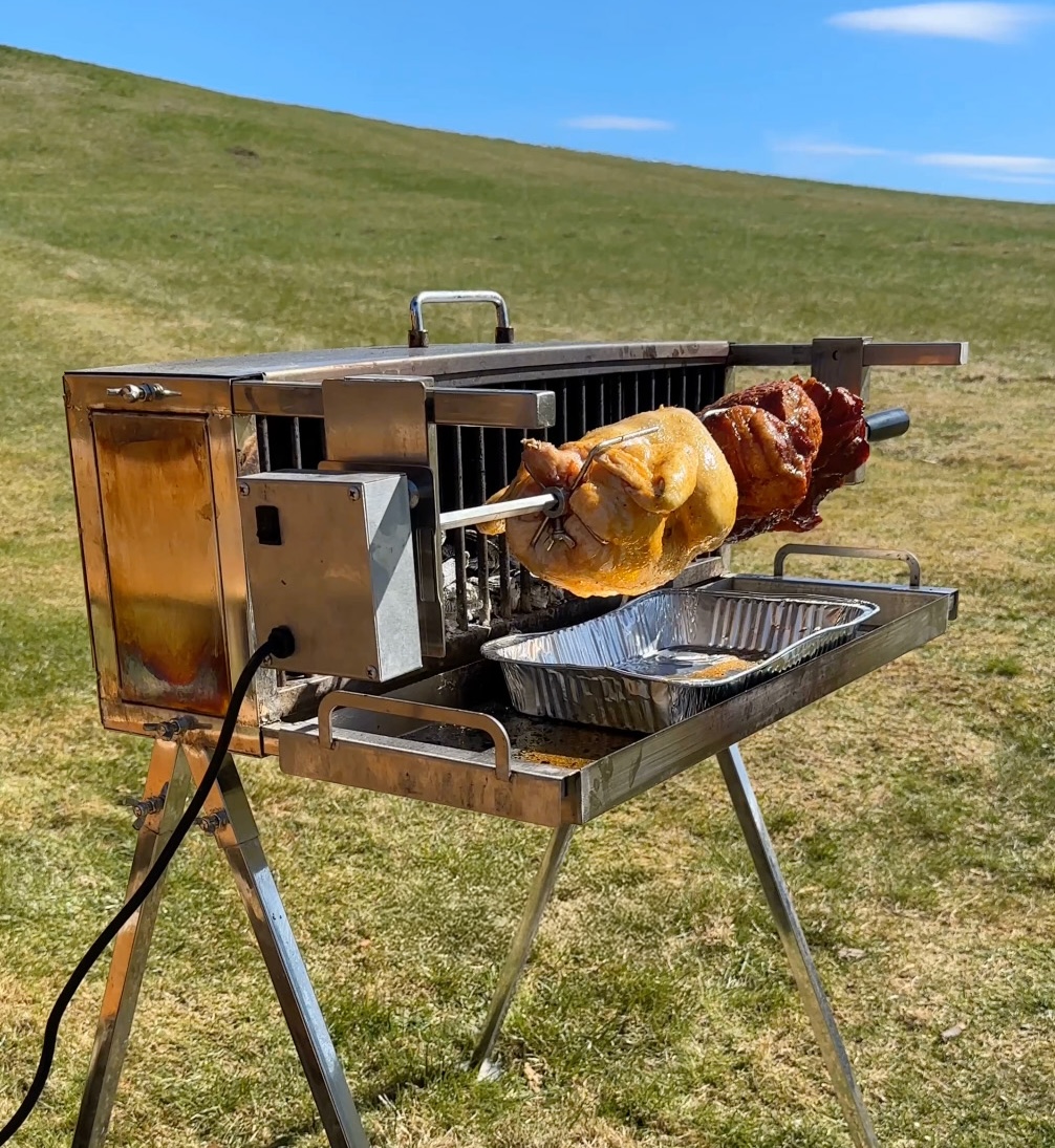 Nové nerezové grily na rožnění