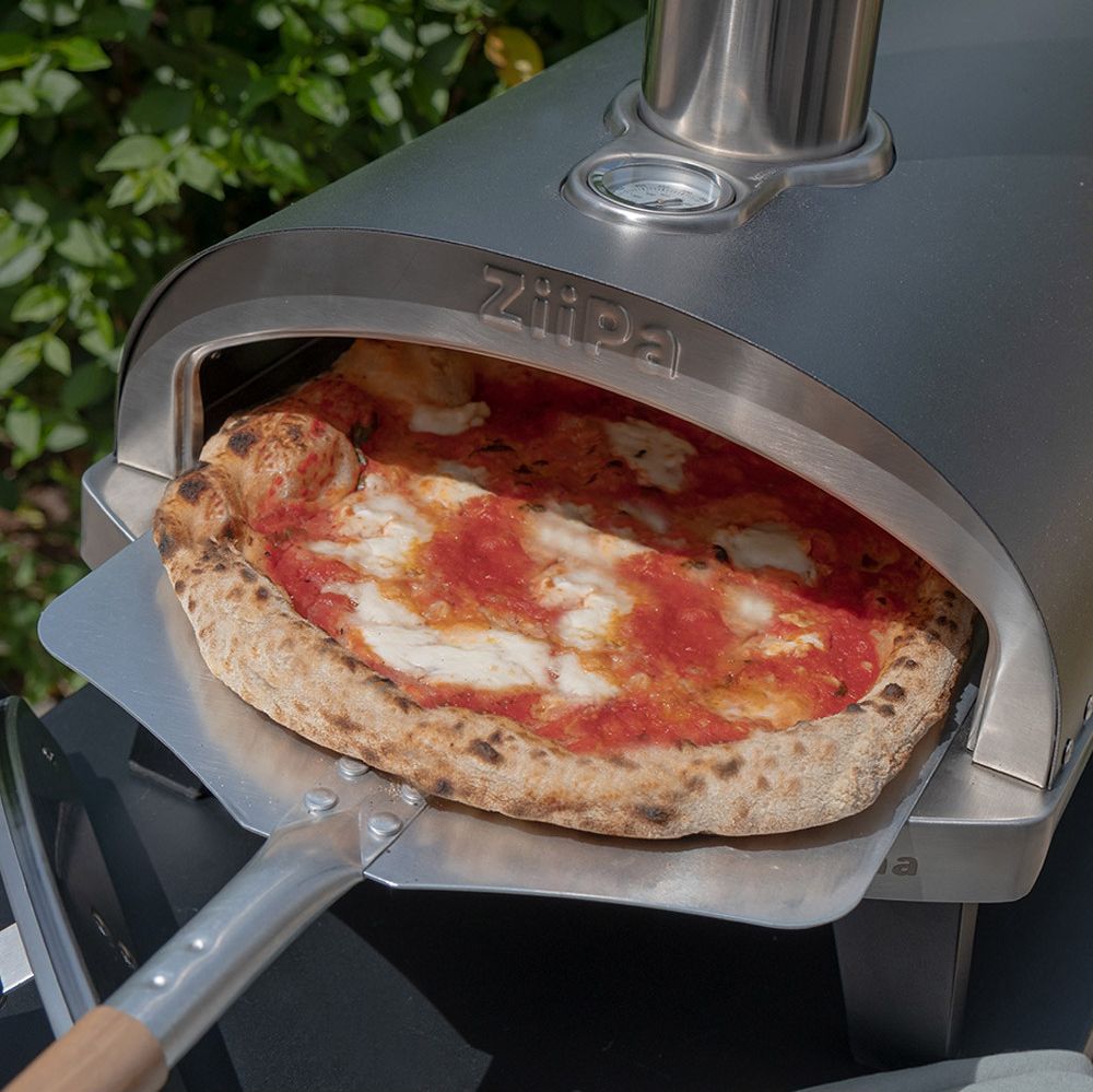 Na čem se pece pizza?