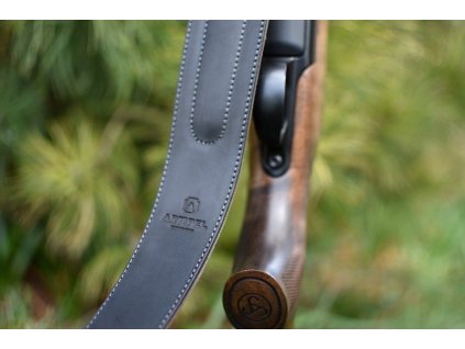 708637 remen na zbran artipel kozeny delka 115cm polstrovany cerny