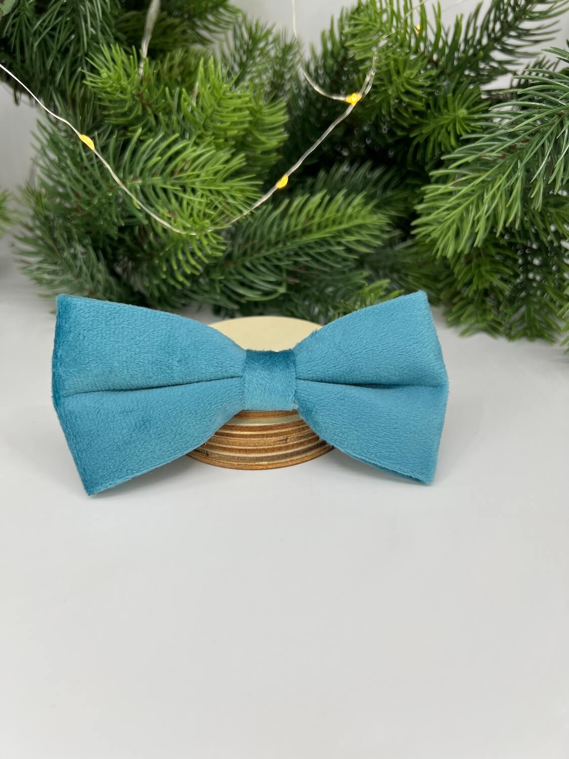 Vsepropejska Charm semišový motýlek pro psa na obojek Barva: Modrá, Rozměr (cm): 5x11 cm