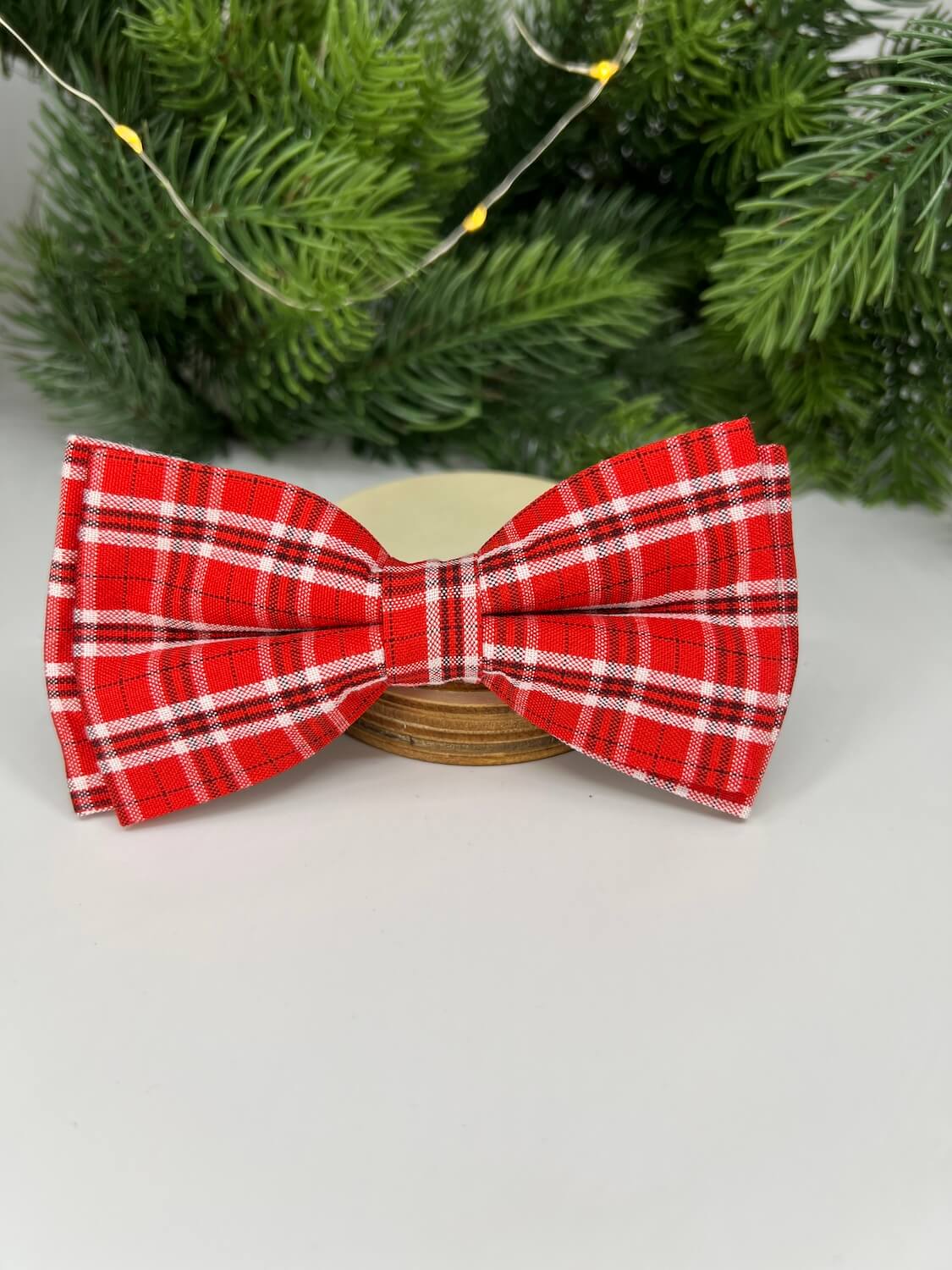 Vsepropejska Louis károvaný motýlek pro psa na obojek Barva: Červená, Rozměr (cm): 5x11 cm