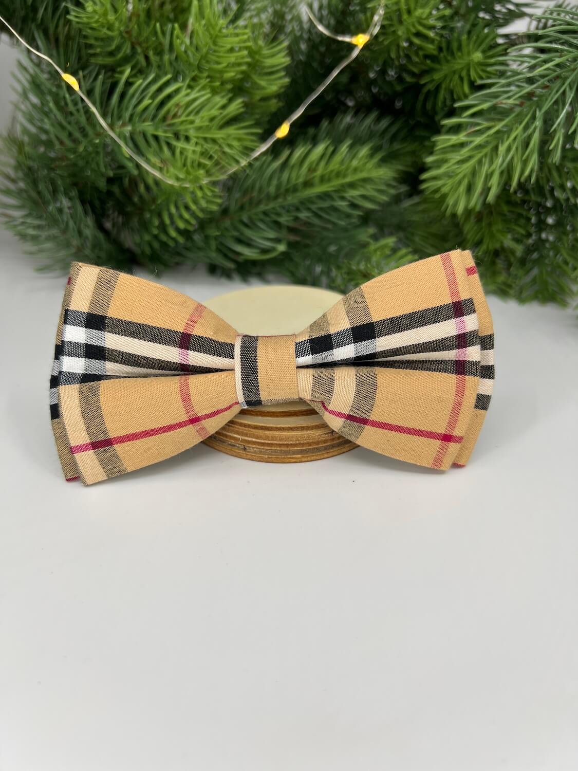 Vsepropejska Louis károvaný motýlek pro psa na obojek Barva: Béžová, Rozměr (cm): 5x11 cm