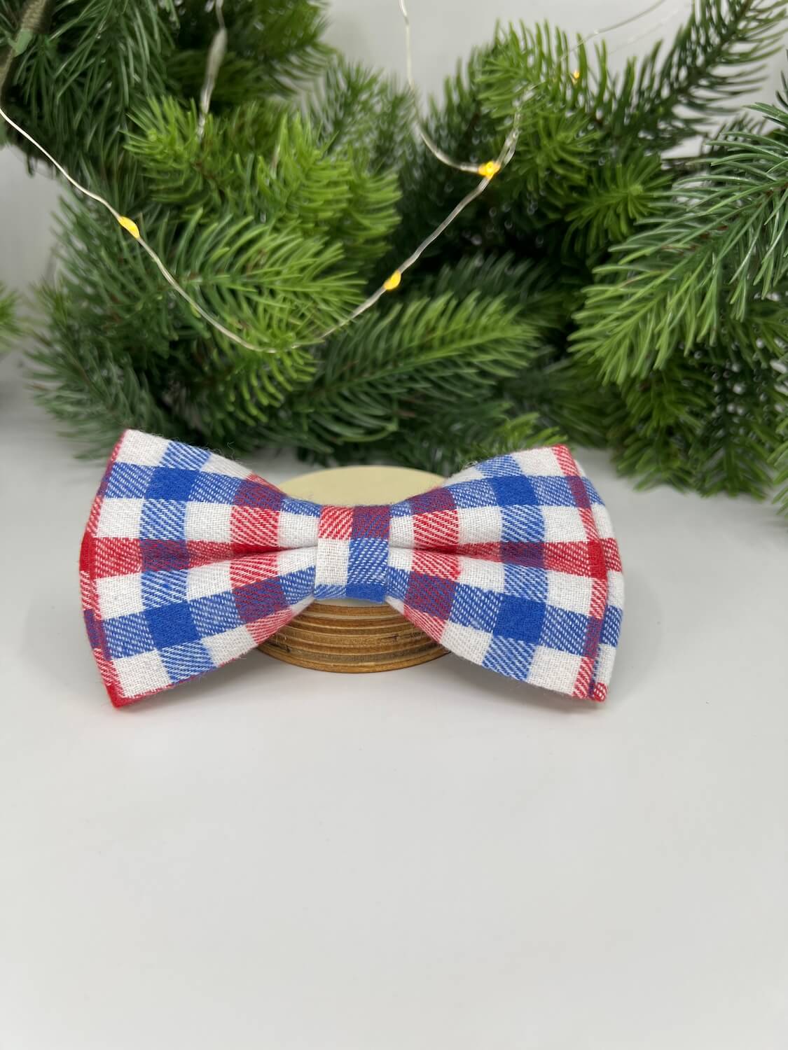 Vsepropejska Louis károvaný motýlek pro psa na obojek Barva: Bílo-modrá, Rozměr (cm): 5x11 cm