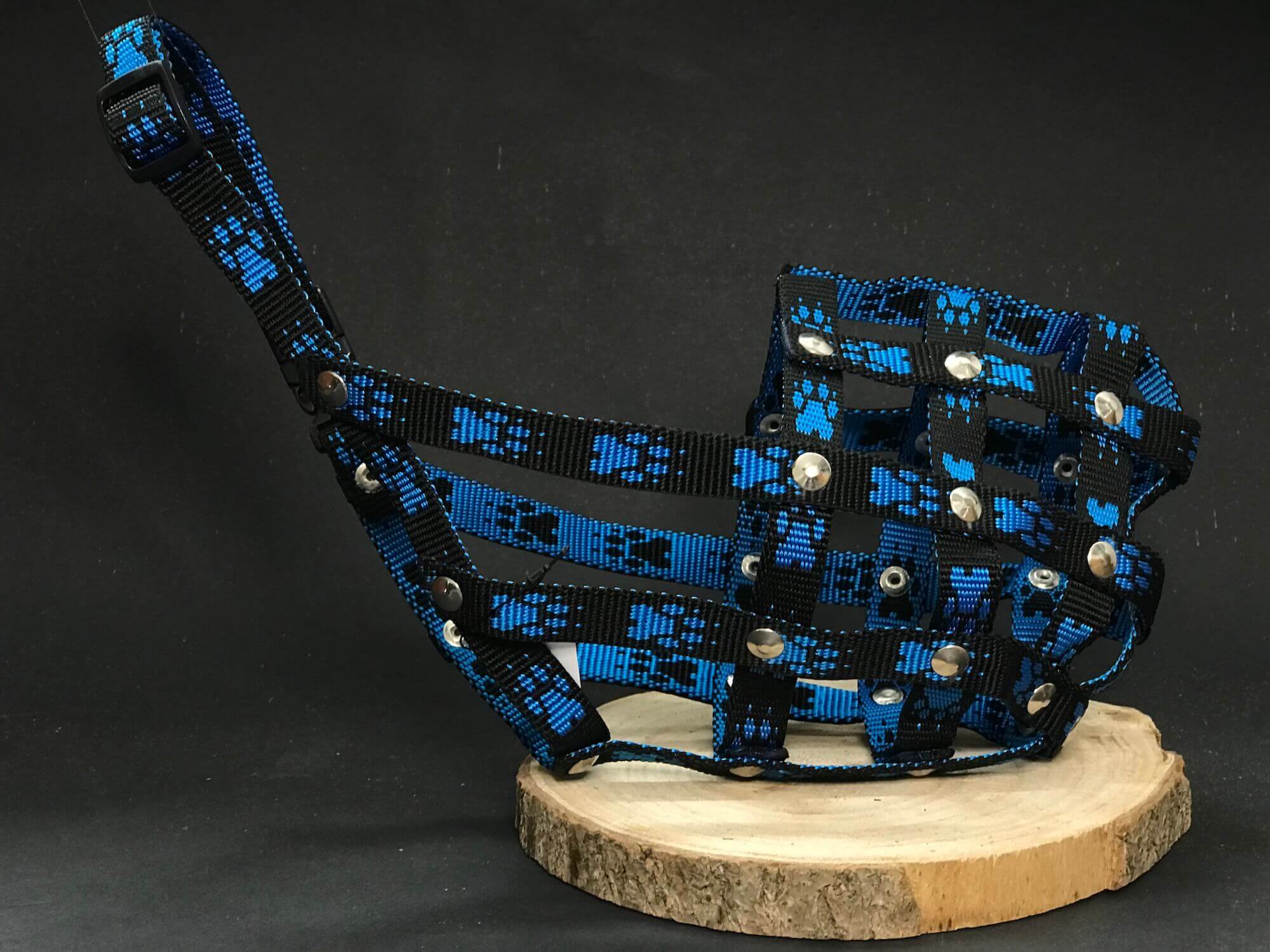 Huč nylonový náhubek pro klasický čumák Barva: Modrá, Obvod čumáku: 30 cm, Délka čumáku: 11 cm