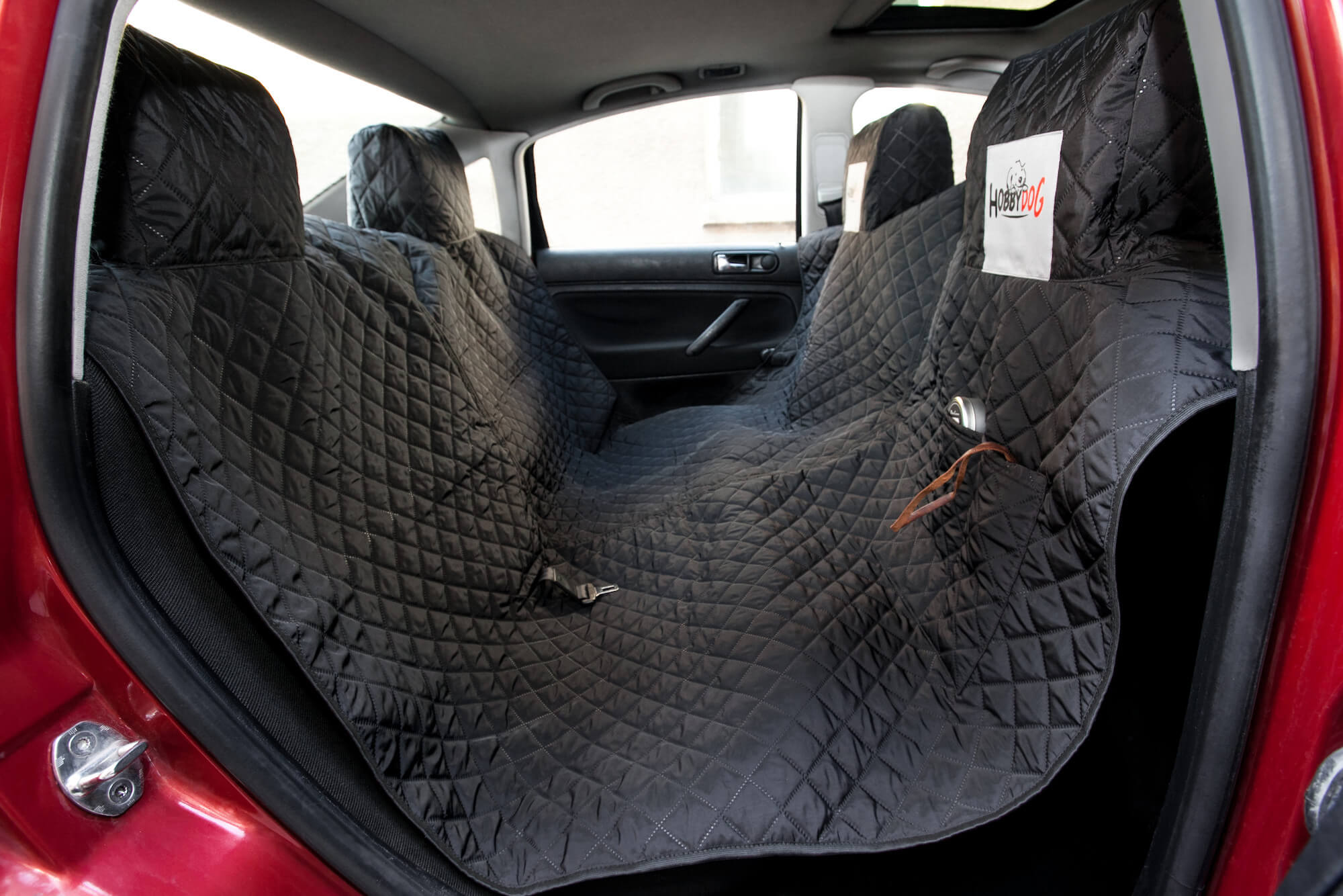 HobbyDog Alf ochranný potah do auta se zipem Barva: Černá, Rozměr (cm): 160 x 140