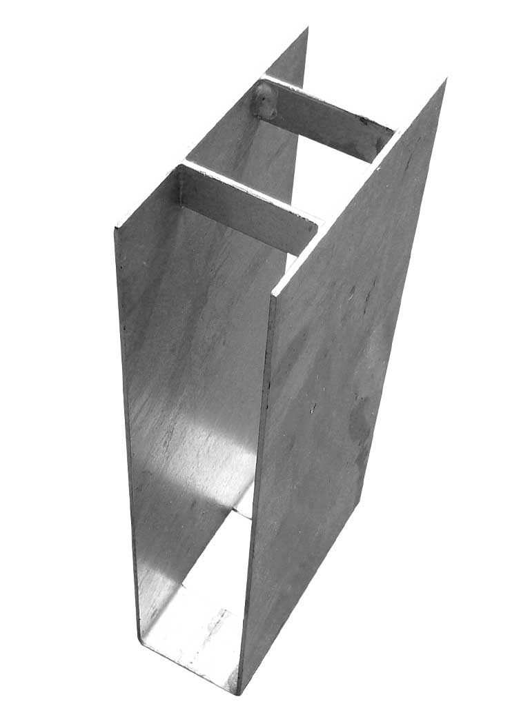 Stabilizační držák podhrabové desky průběžný výska 300 mm vč. texu PLOTY Sklad8 5-300