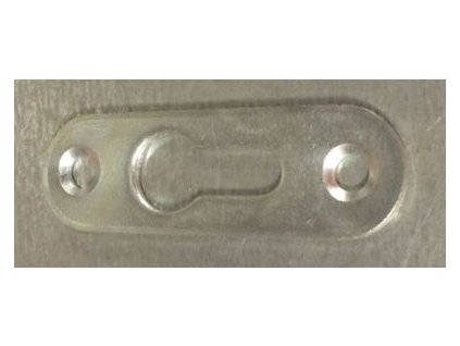 NoName Závěsné kování, bajonet (klíčová dírka), oválné, 15,5x45x1,5mm, vrut