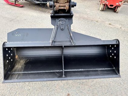 Hydraulická svahovací lžíce 150 cm JCB 3CX, 4CX s jedním pístem