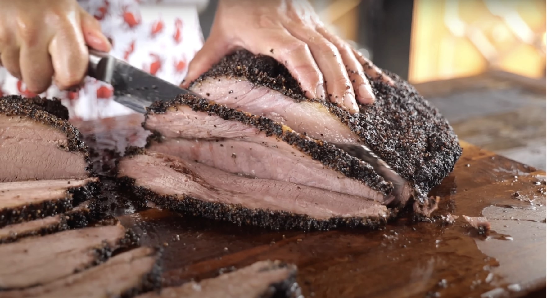 Dokonale šťavnatá údená hruď s metódou 4-2-10