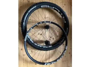 pár kol RACE FACE ATLAS, naboje Vault 414 a 422, 6-díra, ořech Sram XDR, 15x110, 12x148