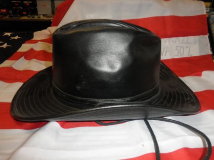 Westernový kloblouk ze syntetické kůže