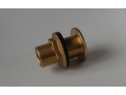 průchodka k nádrži