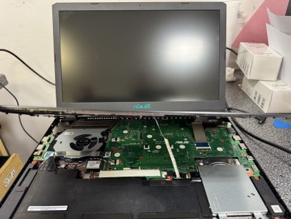 NB výměna disku a klávesnice