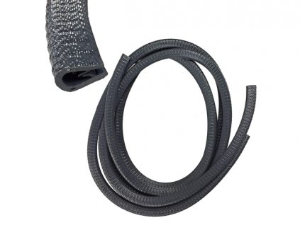 těsnění zadních vyklopných oken na karosérii černé