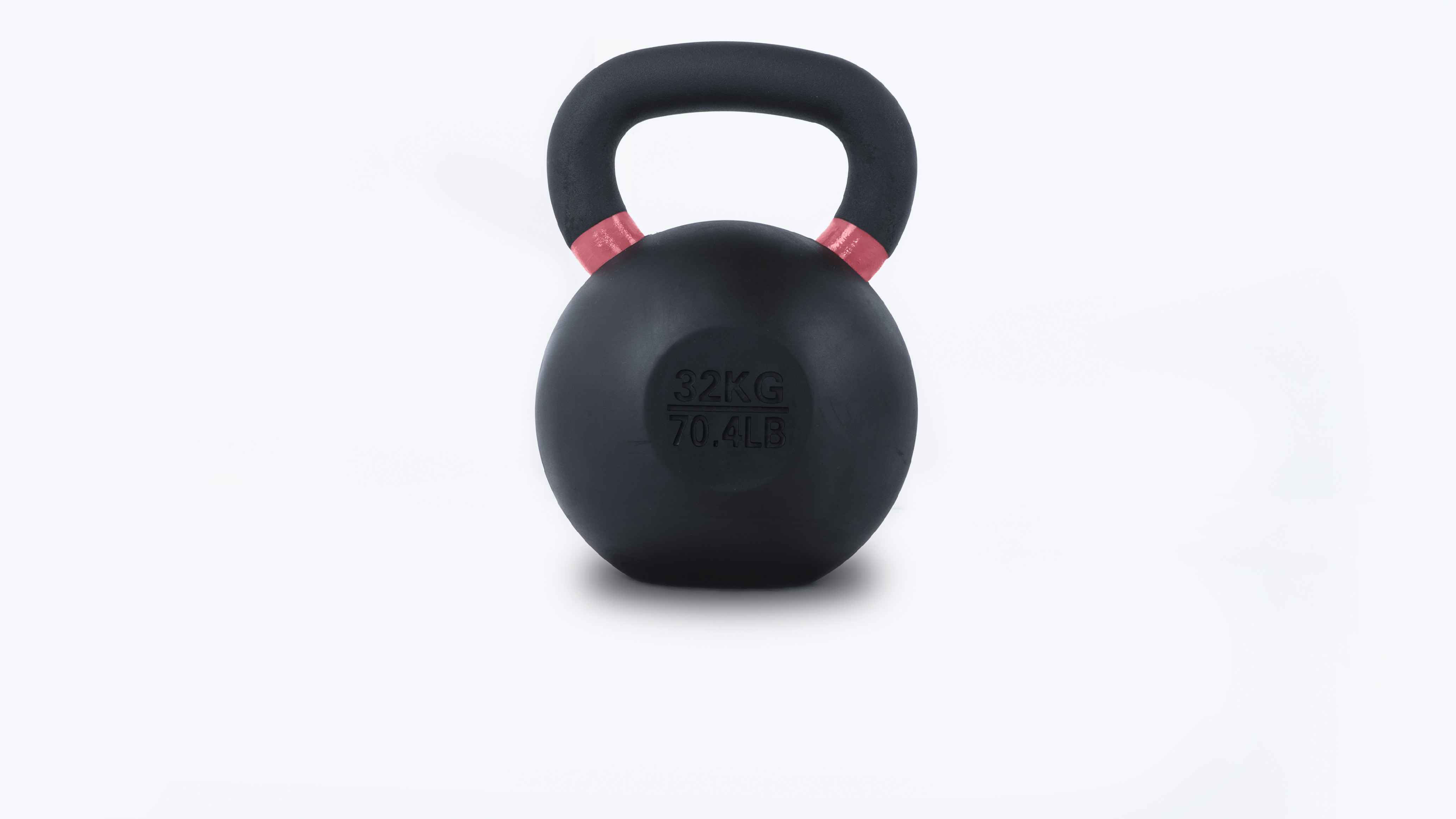TRX® Pogumovaný kettlebell, 32 kg VYBAVENÍ FITNESS
