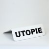 Rozřaďovač s nápisem utopie