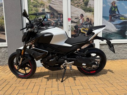 CFMOTO 450NK EU5+ bílá