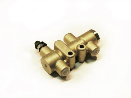 Brzdový rozvaděč na Access Tomahawk