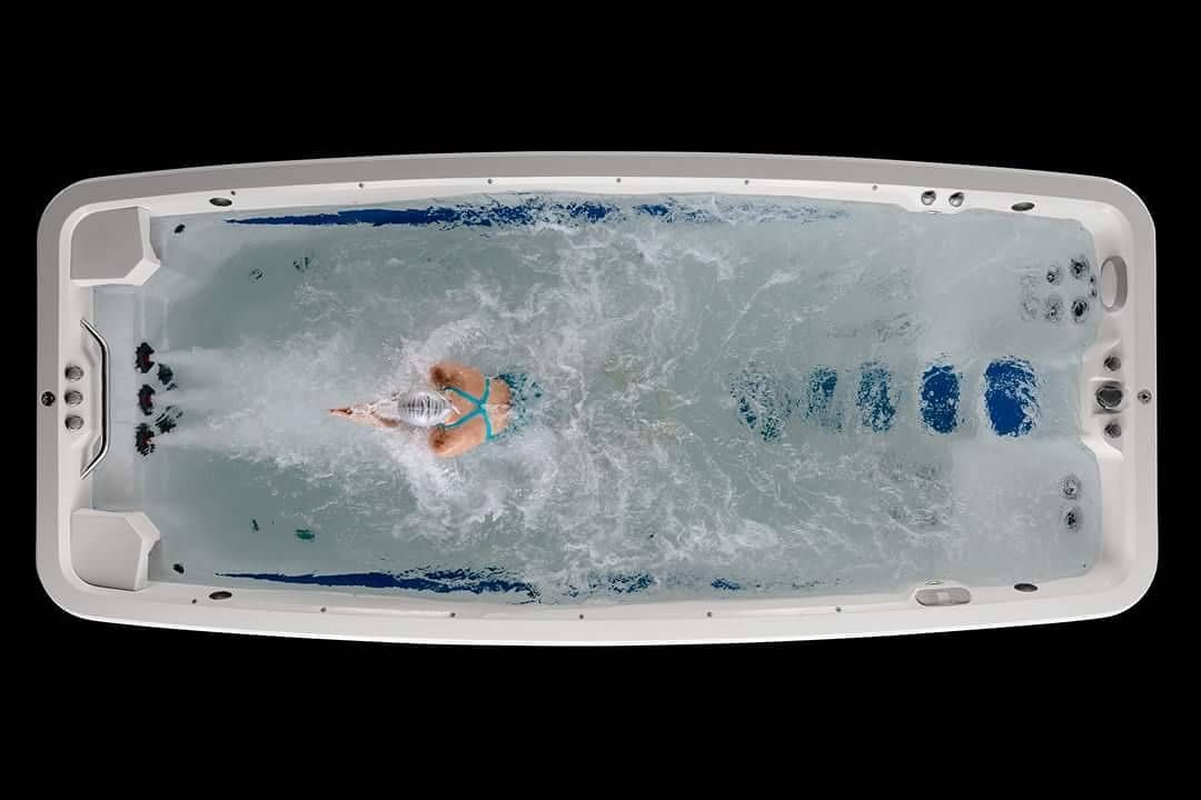 Znáte rozdíl mezi klasickým bazénem a swim spa?