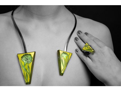 Kolekce náhrdelníku a prstenu CARNATION