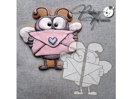 2737 moucha s obálkouV