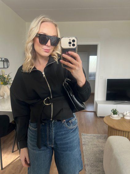 Mikina na zip s páskem – černá  Mikina na zip s páskem – černá