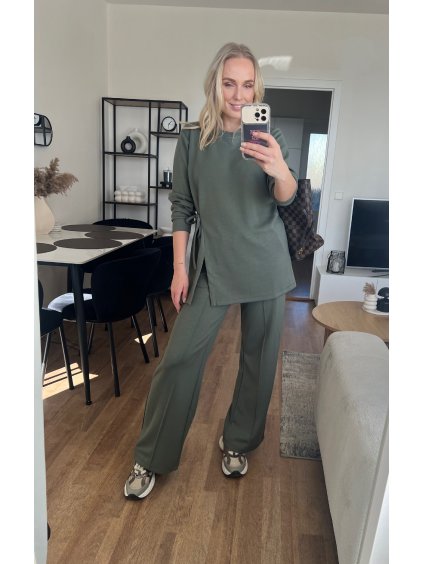 Pohodlná souprava- khaki