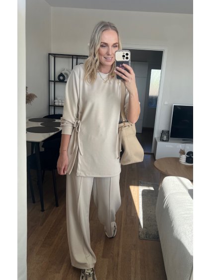 Pohodlná souprava- béžová