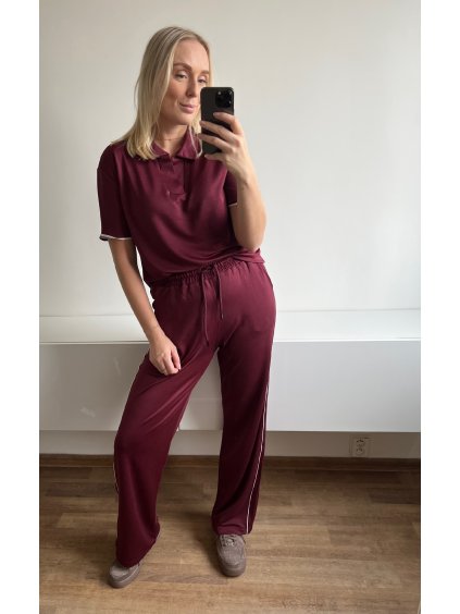 Exkluzivní vínový komplet - pohodlný dámský set s krátkým rukávem