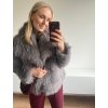 Trendy šedý kožich z umělé kožešiny - stylový podzimní kabátek