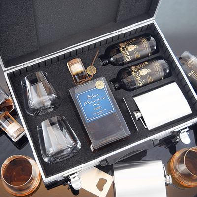 Dárkový kufr Blue Mauritius Gold: rum, který dělá dojem ještě dřív, než ho ochutnáte