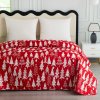Červený prehoz na posteľ CHRISTMAS TREES