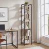 Vysoký regál TAYLOR SONOMA s 6 policemi, ideální pro knihy a dekorace v industriálním stylu.
