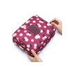 Praktická kosmetická taška FLEURISH 21x16,5 cm vínová s elegantním designem