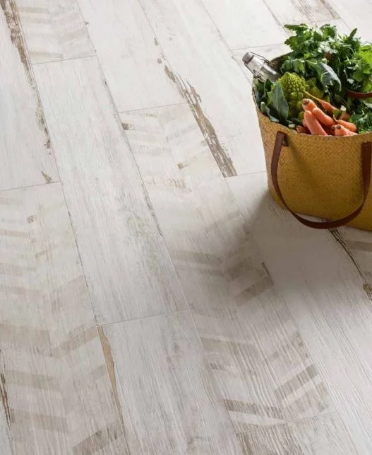 Dekorativní dlažba se vzory Elios Stage Chevron White 21x120,5cm