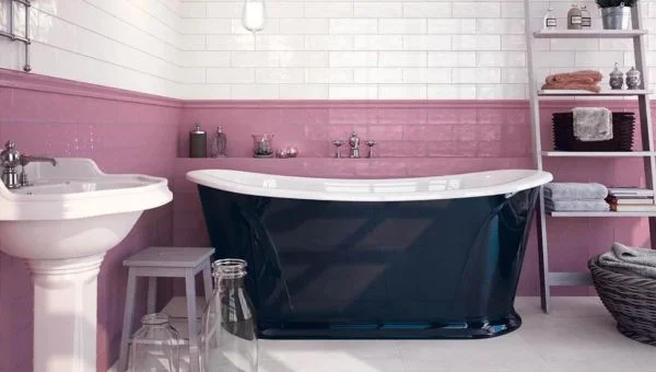 Deceram Royal Lila . obklady 10x30,5 ve svěží růžové barvě
