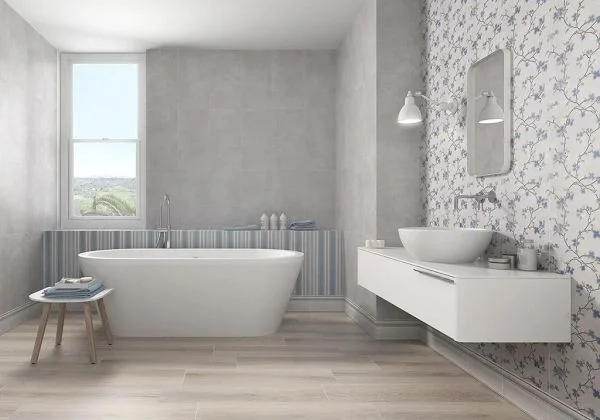 Bestile Pamesa Grace Plata 31,6x60 v detailu - dekor s květinovým vzorem